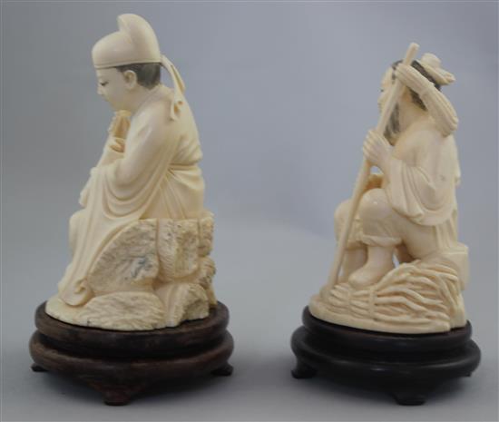 Two Chinese ivory seated figures, early 20th century, 10.5cm